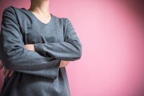 恋愛でする執着とは？異性に執着しやすい人の特徴と手放すための解決策