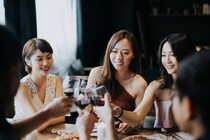 飲み会で即アウト…男が恋愛対象から外す女の特徴