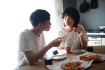 男が無意識にやる“気になる女子への行動”
