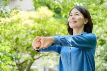 年齢は関係ない⁉︎ モテるおばさんに共通する特徴12選