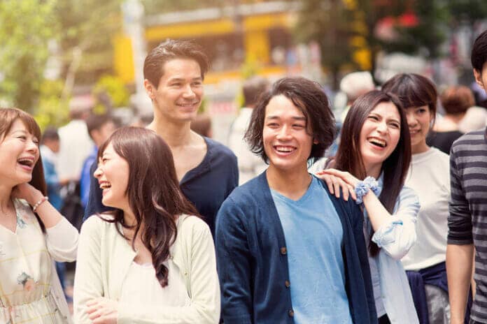 何人かのグループで会う