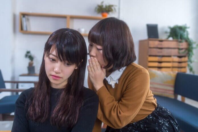 ５．陰口を言う