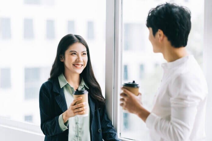 女友達から本命へ。男性が急に意識し始める4つの瞬間