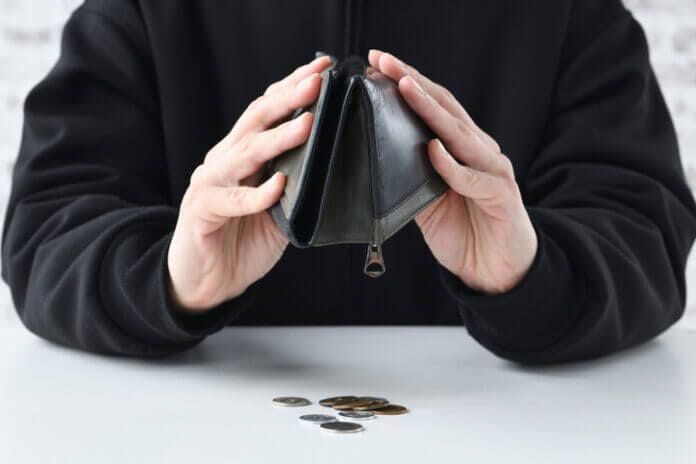 ダメな理由1:経済的な不安がある