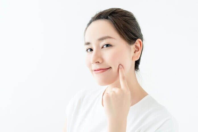 「同世代にはない魅力がある」年下男性にモテる30代女性の特徴