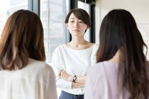 意外と当てはまっているかも…「結婚に向いてない女」の特徴5選