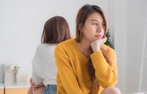 女性には嫌われるけど…男性だけに好かれる女の特徴7つ