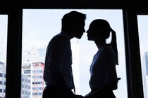 「えっ…あの人も！？ 」浮気する女の特徴10つ