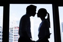 「えっ…あの人も！？ 」浮気する女の特徴10つ