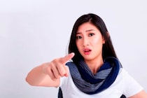 一瞬で育ちがバレる…男性が「品がない」と感じる女性の特徴6選