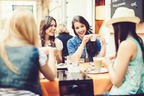 承認欲求強すぎ…友人自慢をする人の特徴3つ