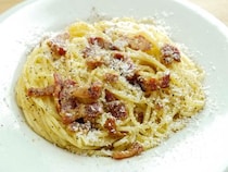 すぐできる男子つまみ！ 秋の夜長にガッツリ食べたい「大人のカルボナーラ」の作り方