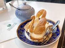 昭和レトロな味とかわいさ。老舗洋菓子店『白鳥』のスワンシューが愛され続けるワケ【板橋】