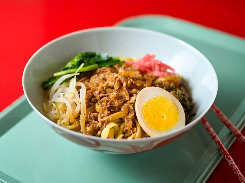 「成城石井自家製 五香粉を効かせた自家製魯肉の台湾風意麺」 647円