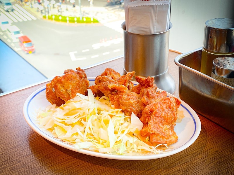 著者おすすめの「唐揚げ」。ザクッとした衣の食感と、ジュワッと広がる肉汁が後を引く一品です