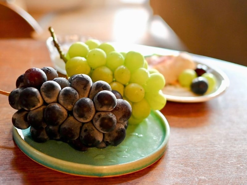 ぶどうは購入後できるだけ早く食べるのがベスト。冷やすことでよりおいしくなります