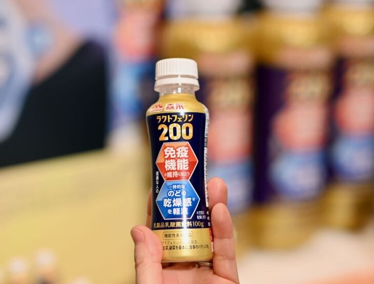 母乳などに含まれるたんぱく質で、注目の機能性素材「ラクトフェリン」を配合