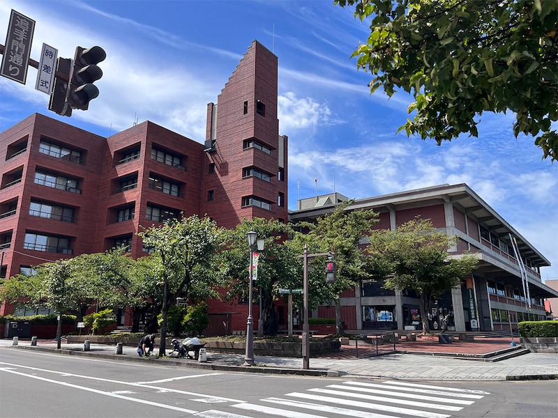 言わずとしれた“前川國男”設計の弘前市庁舎