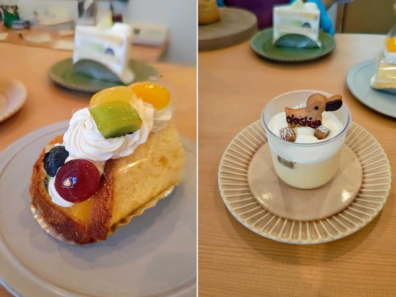 おすすめのスイーツたち。左：「フルーツのオムレット」450円、右：「okashiyaプリン」460円。羽鳥の地名から鳥のクッキーをのせたお茶目なプリン