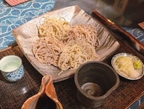 お伊勢参り後の新定番！古民家で味わう絶品蕎麦 オーナーは車好き