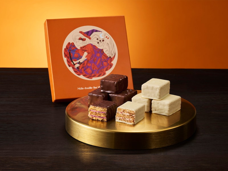 FRANCAIS「ハロウィンをたのしむミルフィユ」6個入（栗と苺・紫芋とアーモンド：各3個）1296円／12個入（同：各6個）2592円