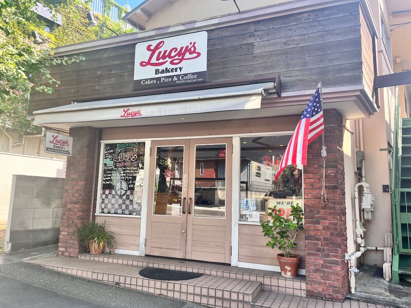 絵本に出てきそうな可愛らしい外観が印象的