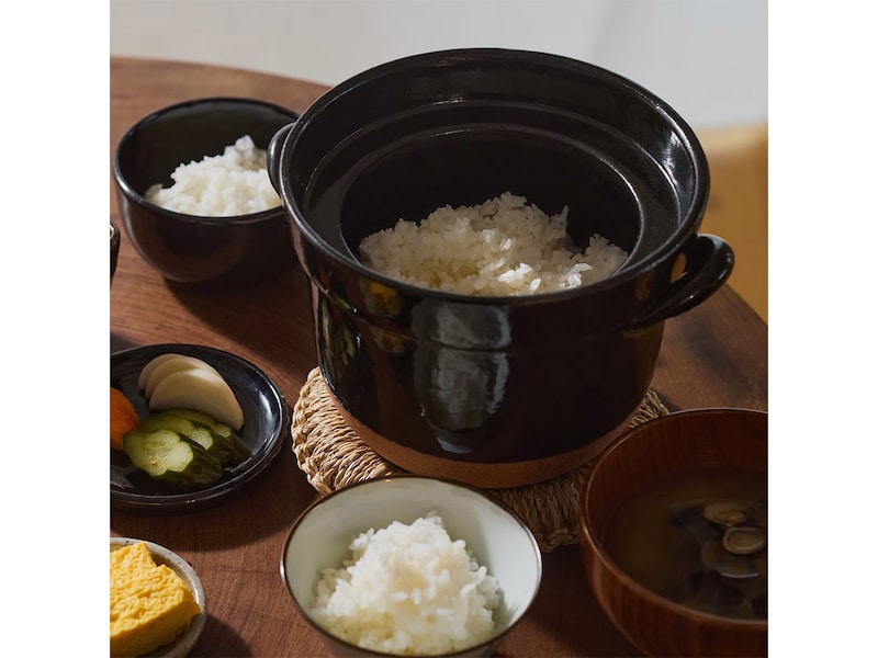 ご飯が炊けたら鍋ごと食卓へそのまま運べます