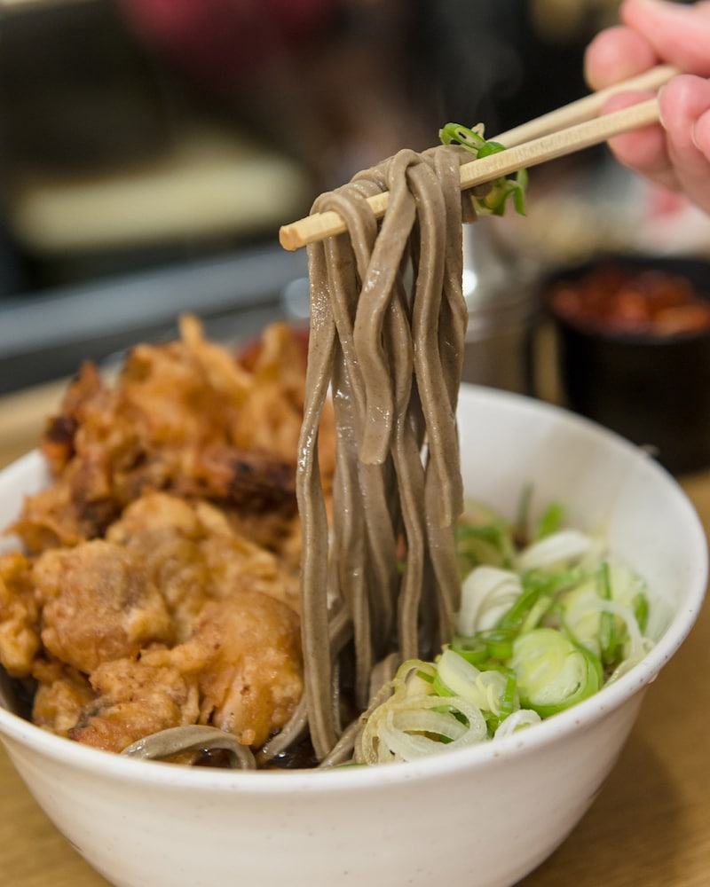 太蕎麦（普通盛360円）にジャンボゲソ天（260円）をトッピング