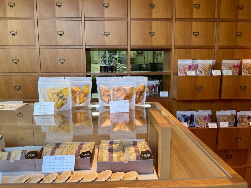 木の抽斗が印象的