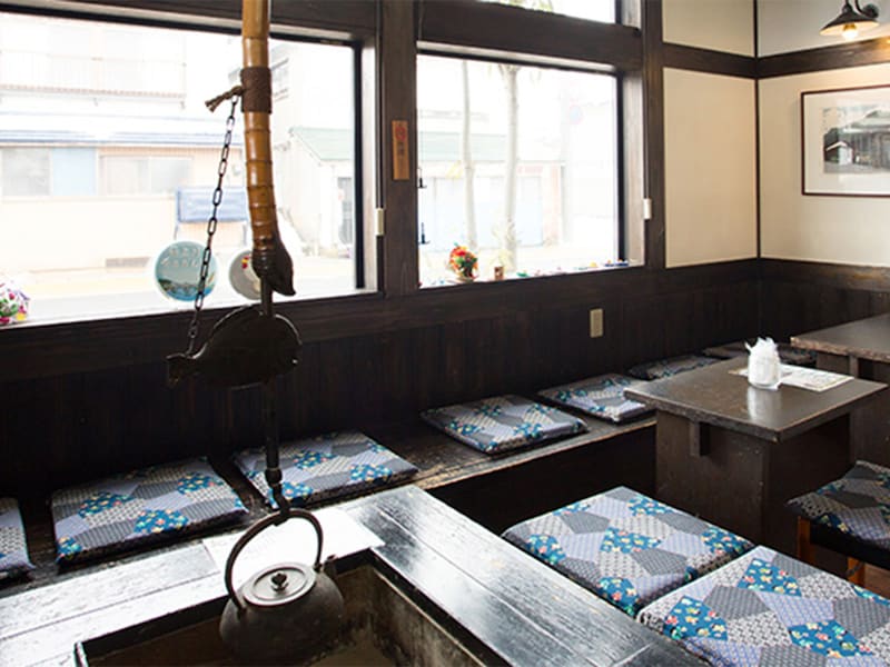 奥にある蔵座敷。大石田地域では団子はご飯の代わり。小さい子ども連れでも、家族でのんびりすごせます