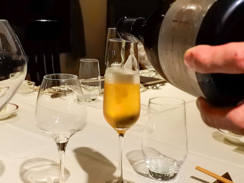 乾杯はスパークリングワインから