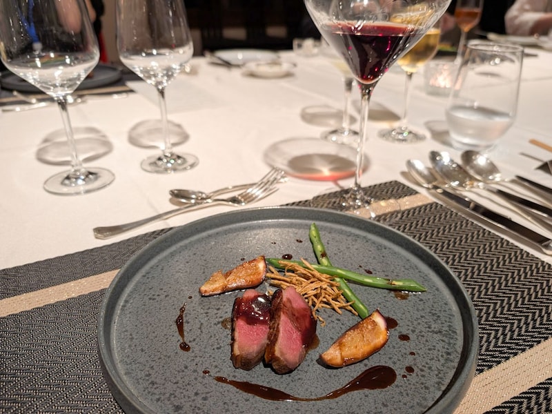 塩麹でマリネした信州フランス鴨胸肉のロティ