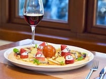 クリスマスが待ち遠しい！冬の軽井沢に舞い降りた1日5食限定「信州りんごのデザートピザ」で一足早いクリスマス気分