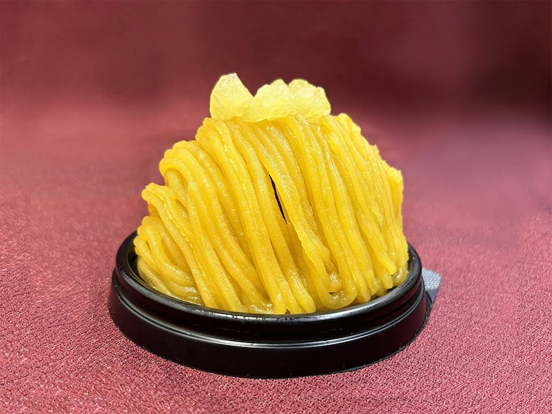 1個540円。食べてビックリ！ 実は「おはぎ」なんです