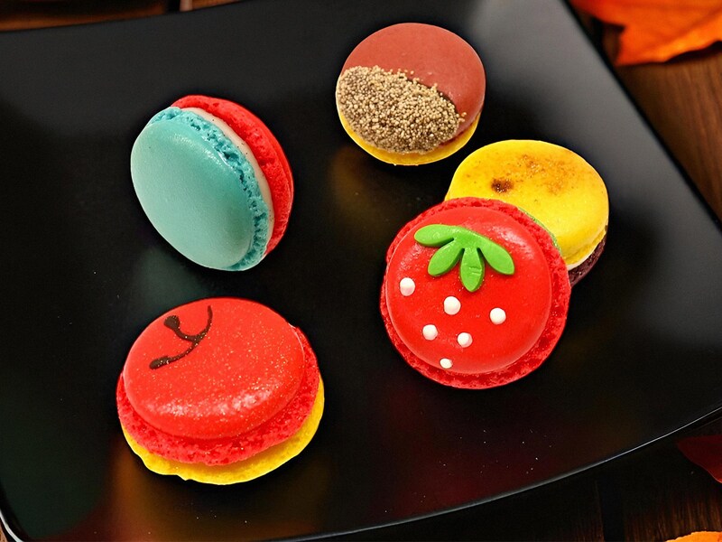 1箱（5個入）1836円。やわらか食感の「生マカロン」が秋仕様で登場！