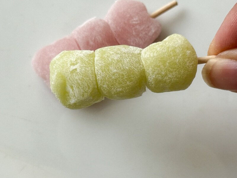 そして中身のおだんごも、はい、かわいい〜！