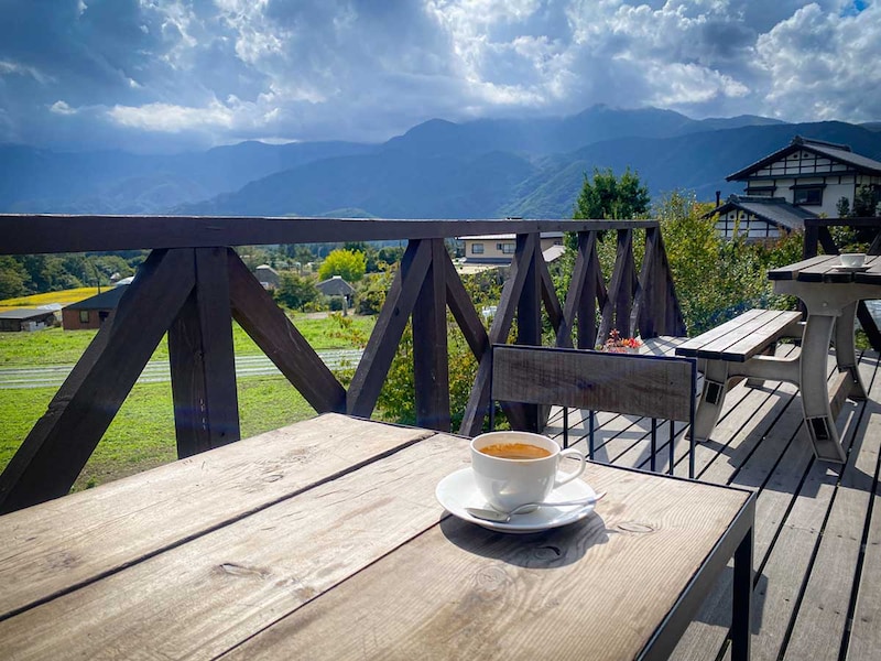 絶景テラスのレストランで野菜ランチを。山梨らしい「食と人をつなぐ」サスティナブルな農業の未来