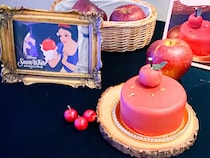 【東京駅の新スイーツ店】大丸東京にディズニーの物語を味わう『パティスリー アニヴェル』が誕生