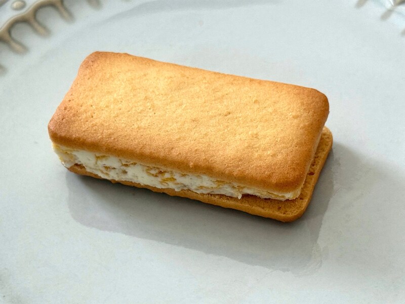 チョコとコーンフレークの味と食感がたまりません