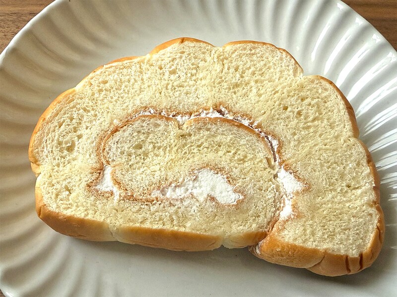 富士製菓パンの「うずまきパン」（180円）