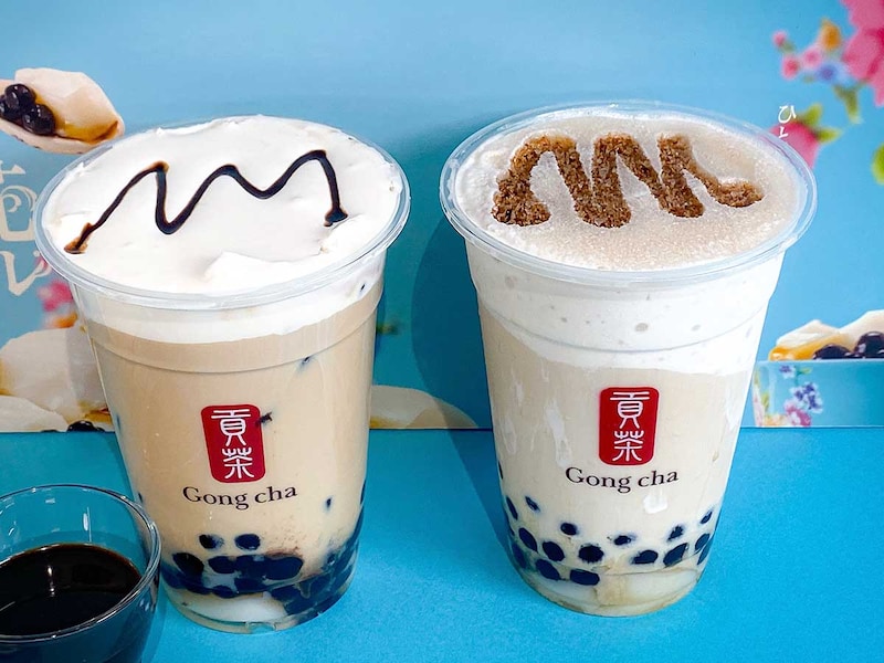 左/「台湾豆花 パール ミルクティー」（ICED/M）650円、右/「台湾豆花 パール ジェラッティー」（FROZEN/M）680円