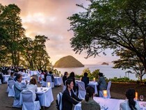 僅か数日のうちに消えてなくなる、幻の野外レストラン『DINING OUT』を体験！