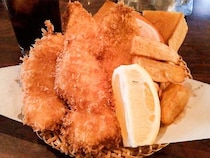 フライチキンバスケットの元祖は、浅草にあり。｜『銀座ブラジル・浅草店』元祖フライチキンバスケット【「から活」日記14】