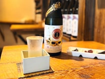 東京・麹町に佇む角打ちの名店『麹町いづみや』。300年愛される酒屋で楽しむ至極の日本酒