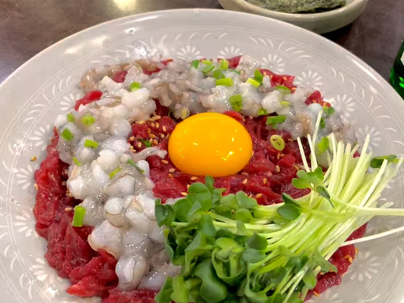 【韓国グルメ】衝撃のタコの踊り食い「サンナッチ」とは?本場・韓国のミシュラン掲載店と新大久保の名店を食べ比べ