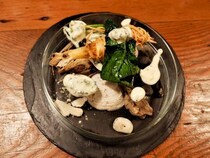 【ヒミツめし】残りがちなそうめんでカリッと揚げた海老フライ｜『クーリ』折笠龍馬さん