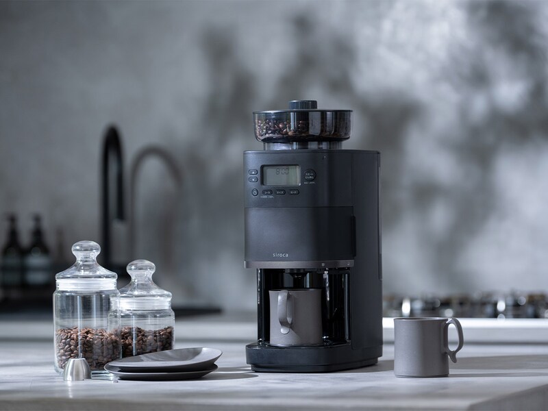 水とコーヒー豆の計量が不要。全自動で本格的なコーヒーを楽しめます。