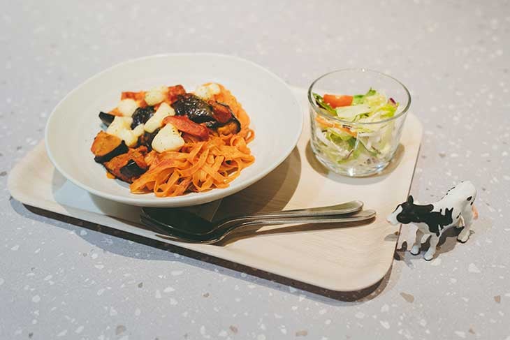 『kitchen183 by 町村農場』トマトとモッツァレラチーズのパスタ