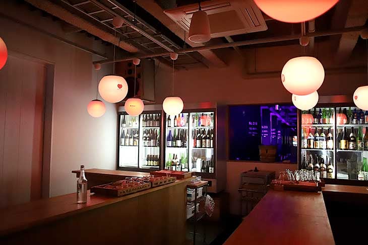 おごそかでもあり賑やかでもある独特の灘五郷酒所の雰囲気