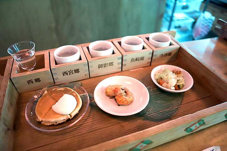 灘五郷酒所セット チケット15枚分。灘酒5種類（各約60m）、小皿3種類がセット